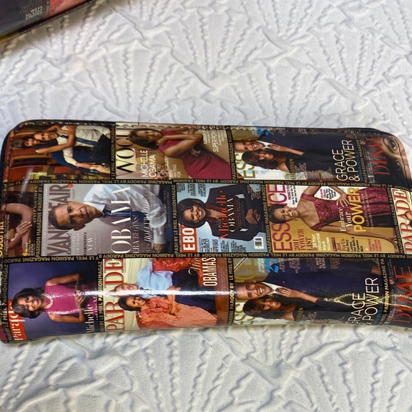 The Obama’s Stylish Magazine Print Women's Tote Bag Set wallet shoulder - Picture 16 of 16